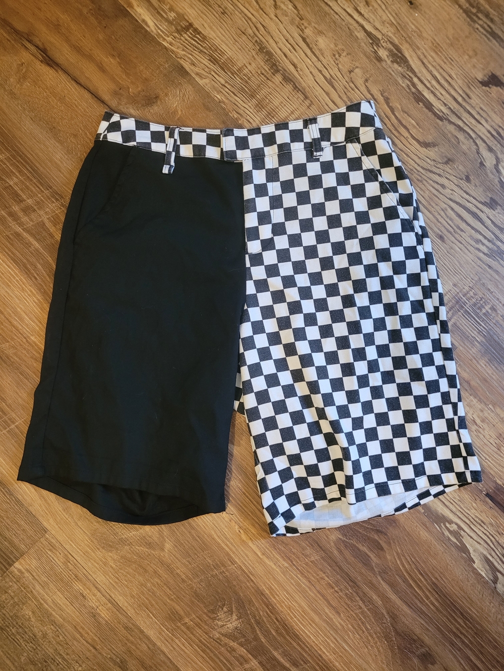 Hot Topic Women's Black & White Checker Two-Tone Flat Front Shorts
